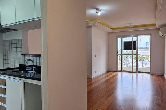 Sala de apartamento à venda com 3 quartos, 70m² em Parque das Flores, Campinas