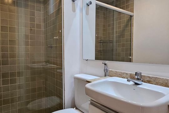 Banheiro de apartamento à venda com 3 quartos, 70m² em Parque das Flores, Campinas