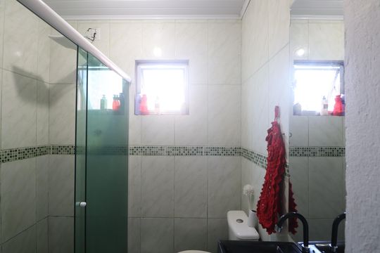 Banheiro 2 de casa para alugar com 2 quartos, 85m² em Mathias Velho, Canoas