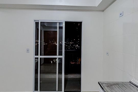 Cozinha de kitnet/studio para alugar com 1 quarto, 24m² em Vila Carrão, São Paulo