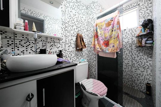 Banheiro de apartamento à venda com 2 quartos, 47m² em Parque Paineiras, São Paulo