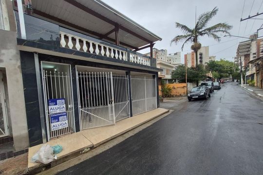 Placa de casa para alugar com 1 quarto, 45m² em Vila Progredior, São Paulo