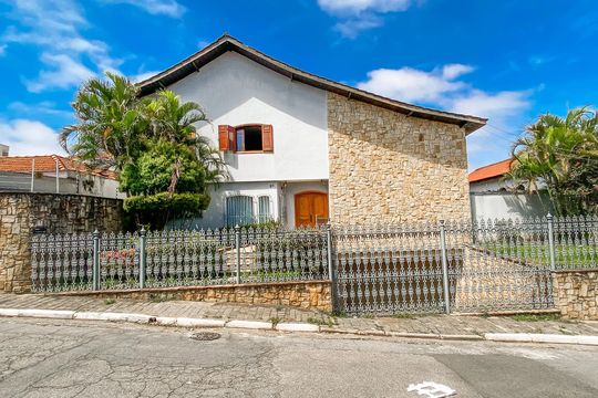 Fachada de casa à venda com 4 quartos, 450m² em Jardim Maringa, São Paulo