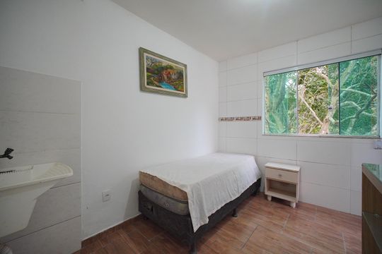 Quarto  de apartamento para alugar com 1 quarto, 42m² em Cachoeira do Bom Jesus, Florianópolis
