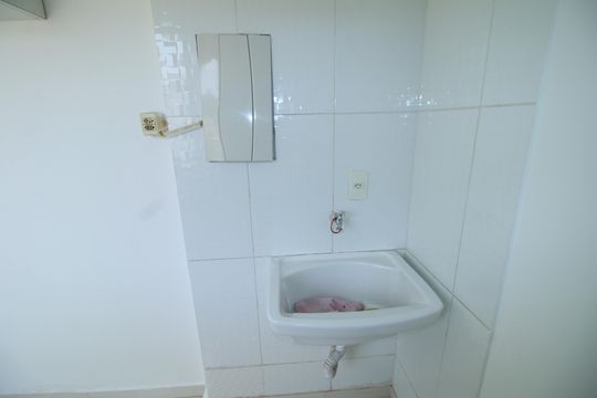 Área de Serviço de apartamento para alugar com 2 quartos, 48m² em Vicente de Carvalho, Rio de Janeiro