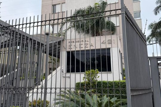 Fachada de apartamento à venda com 2 quartos, 62m² em Vila Bertioga, São Paulo