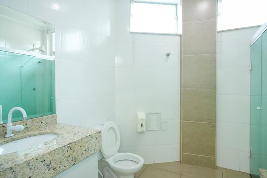 Banheiro da suíte de casa para alugar com 3 quartos, 200m² em Nova Gerti, São Caetano do Sul