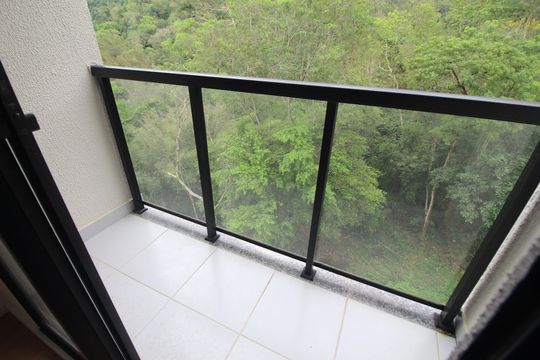 Sala - Varanda de apartamento para alugar com 2 quartos, 50m² em Jacarepaguá, Rio de Janeiro