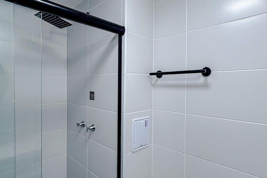 Banheiro de kitnet/studio para alugar com 1 quarto, 25m² em Tatuapé, São Paulo