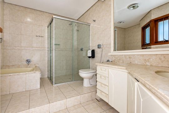 Banheiro da suíte 2 de casa para alugar com 4 quartos, 371m² em São Jorge, Novo Hamburgo