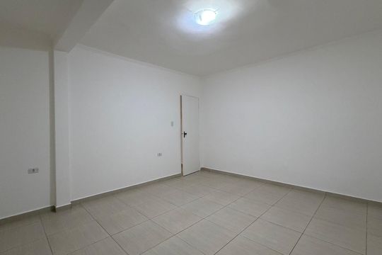 Casa para alugar com 2 quartos, 74m² em Jardim Leonor, Carapicuíba