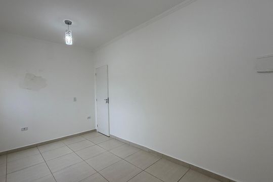 Casa para alugar com 2 quartos, 74m² em Jardim Leonor, Carapicuíba