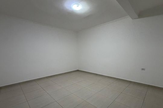 Casa para alugar com 2 quartos, 74m² em Jardim Leonor, Carapicuíba