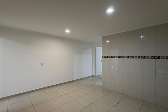 Casa para alugar com 2 quartos, 74m² em Jardim Leonor, Carapicuíba