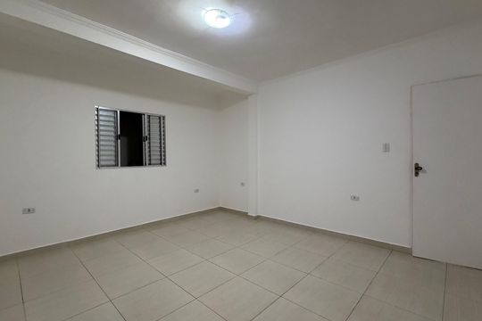 Casa para alugar com 2 quartos, 74m² em Jardim Leonor, Carapicuíba