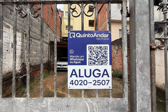 Casa para alugar com 2 quartos, 74m² em Jardim Leonor, Carapicuíba