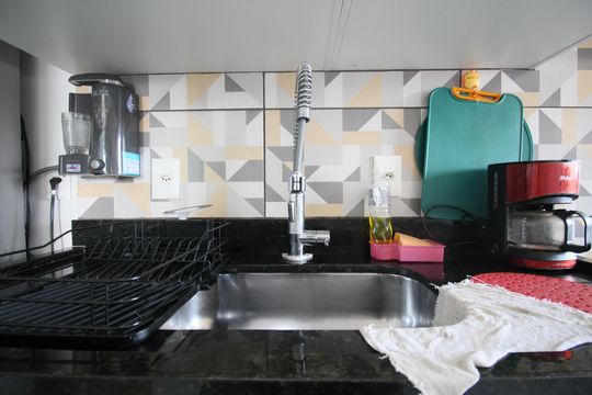 Cozinha de apartamento para alugar com 2 quartos, 45m² em Jardim Maria Rosa, Taboão da Serra