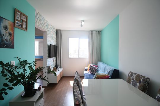 Apartamento para alugar com 2 quartos, 45m² em Jardim Maria Rosa, Taboão da Serra