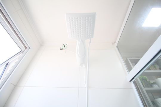 Banheiro de apartamento para alugar com 2 quartos, 45m² em Jardim Maria Rosa, Taboão da Serra