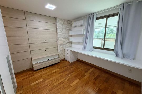 Suíte 3 de apartamento para alugar com 4 quartos, 166m² em Barra da Tijuca, Rio de Janeiro