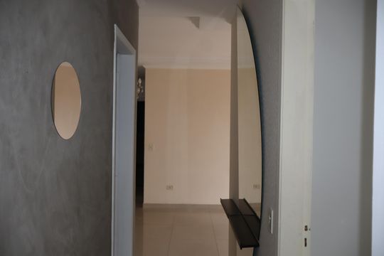 Corredor de apartamento para alugar com 2 quartos, 55m² em Vila Antonieta, São Paulo