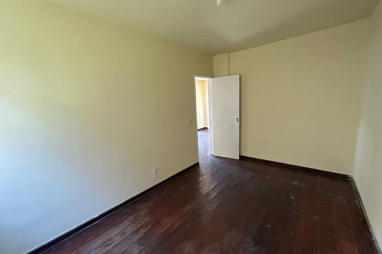 Quarto 1 de apartamento para alugar com 2 quartos, 80m² em Vila Valqueire, Rio de Janeiro