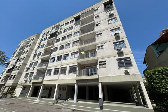 Fachada do bloco de apartamento para alugar com 2 quartos, 80m² em Vila Valqueire, Rio de Janeiro