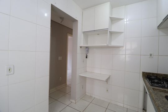 Cozinha de apartamento para alugar com 2 quartos, 50m² em Chácaras Tubalina E Quartel, Uberlândia