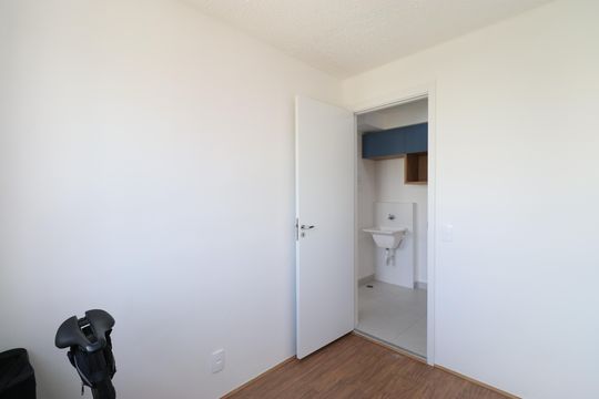 Quarto 2 de apartamento para alugar com 2 quartos, 33m² em Parque Industrial Tomas Edson, São Paulo