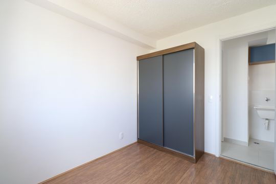 Quarto 1 de apartamento para alugar com 2 quartos, 33m² em Parque Industrial Tomas Edson, São Paulo