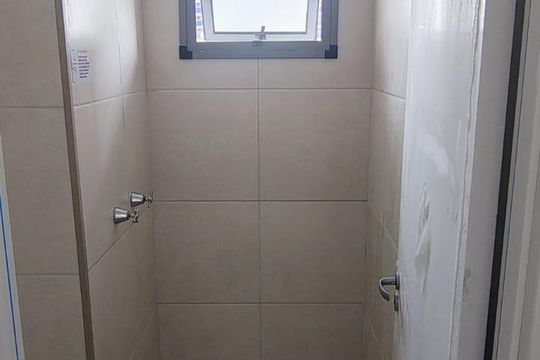 Banheiro de apartamento para alugar com 1 quarto, 45m² em Santo Cristo, Rio de Janeiro