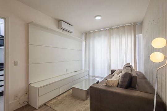 Apartamento para alugar com 1 quarto, 50m² em Alphaville Industrial, Barueri