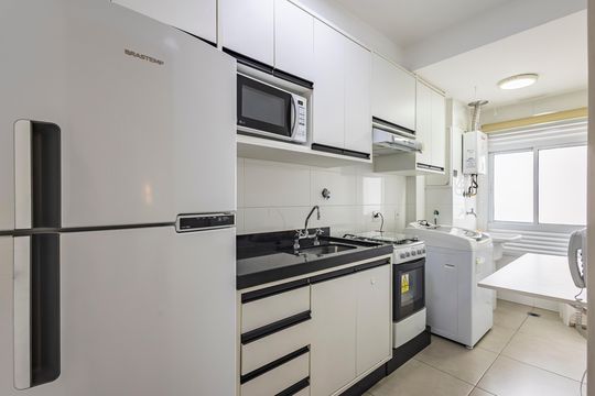 Cozinha/Área de serviço de apartamento para alugar com 1 quarto, 50m² em Alphaville Industrial, Barueri