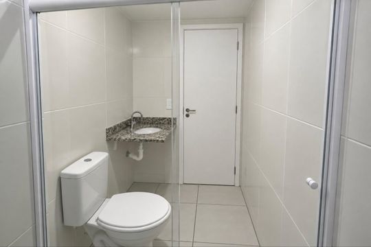 Banheiro de apartamento para alugar com 2 quartos, 50m² em Vila Santa Alice, Duque de Caxias
