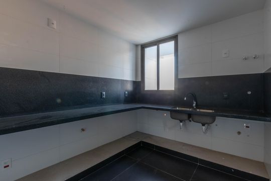 Cozinha de apartamento à venda com 4 quartos, 150m² em Santo Antônio, Belo Horizonte