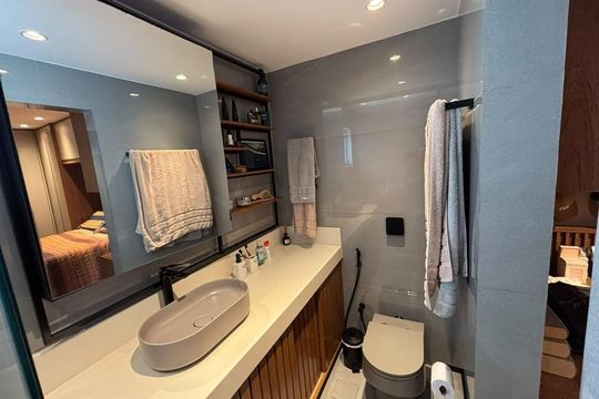 Banheiro de casa de condomínio à venda com 5 quartos, 230m² em Barra da Tijuca, Rio de Janeiro