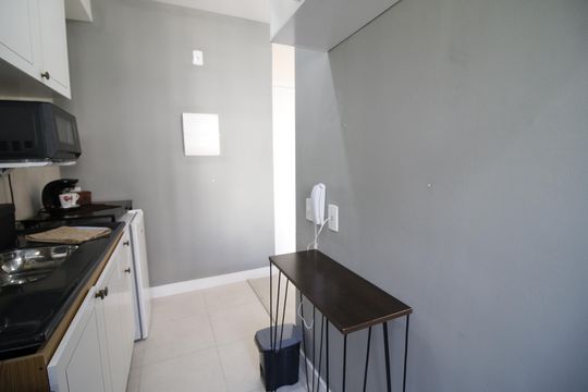 Cozinha de apartamento à venda com 2 quartos, 45m² em Barra Olímpica, Rio de Janeiro