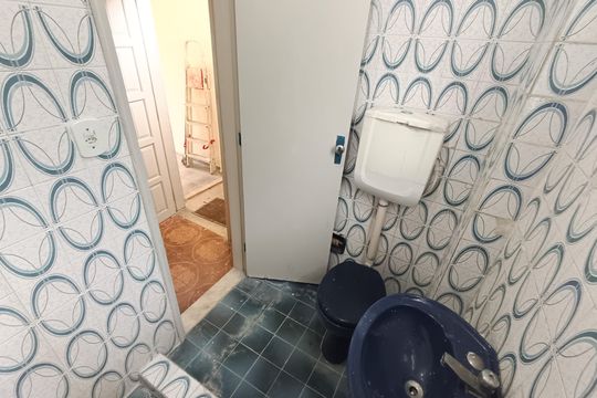 Banheiro social de casa para alugar com 4 quartos, 120m² em São Francisco, Niterói