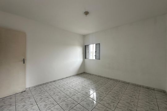 Quarto 2 de casa para alugar com 2 quartos, 70m² em Jardim Regina Alice, Barueri