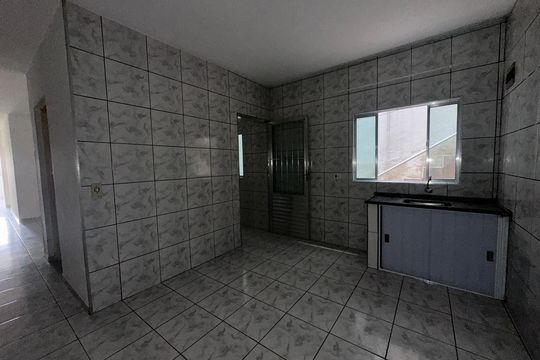 Cozinha de casa para alugar com 2 quartos, 70m² em Jardim Regina Alice, Barueri