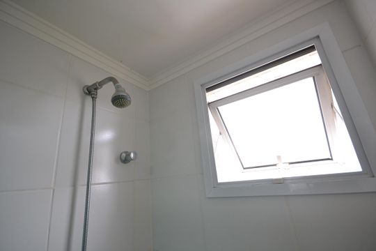 Banheiro Social de apartamento para alugar com 2 quartos, 84m² em Jardim das Vertentes, São Paulo