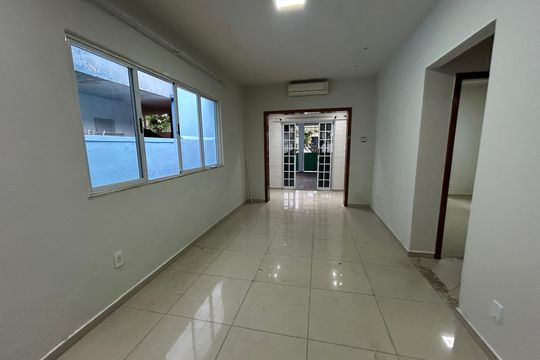 Sala de casa para alugar com 4 quartos, 150m² em Ricardo de Albuquerque, Rio de Janeiro