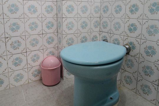 banheiro de kitnet/studio para alugar com 1 quarto, 32m² em Cidade Baixa, Porto Alegre