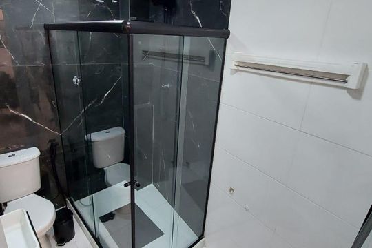 Banheiro de kitnet/studio à venda com 1 quarto, 34m² em Tijuca, Rio de Janeiro