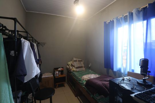 Quarto  2 de casa à venda com 2 quartos, 105m² em Mato Grande, Canoas