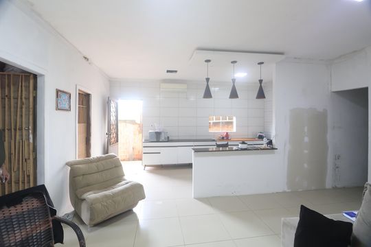 Sala de casa à venda com 2 quartos, 105m² em Mato Grande, Canoas