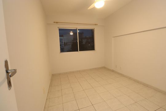 Quarto 1  de apartamento para alugar com 3 quartos, 112m² em Costa Azul, Salvador