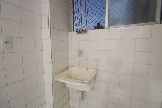 Área de Serviço de apartamento para alugar com 3 quartos, 112m² em Costa Azul, Salvador