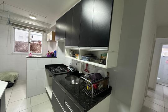 Cozinha de apartamento para alugar com 2 quartos, 60m² em Jardim Independencia, São Vicente