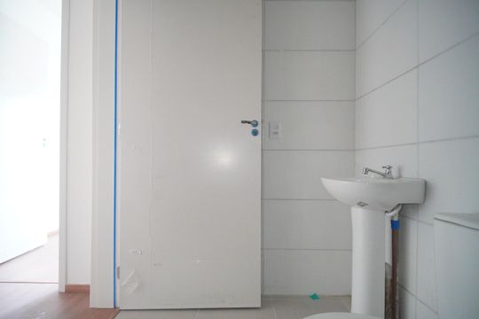 Banheiro de apartamento à venda com 2 quartos, 48m² em Campina, São Leopoldo